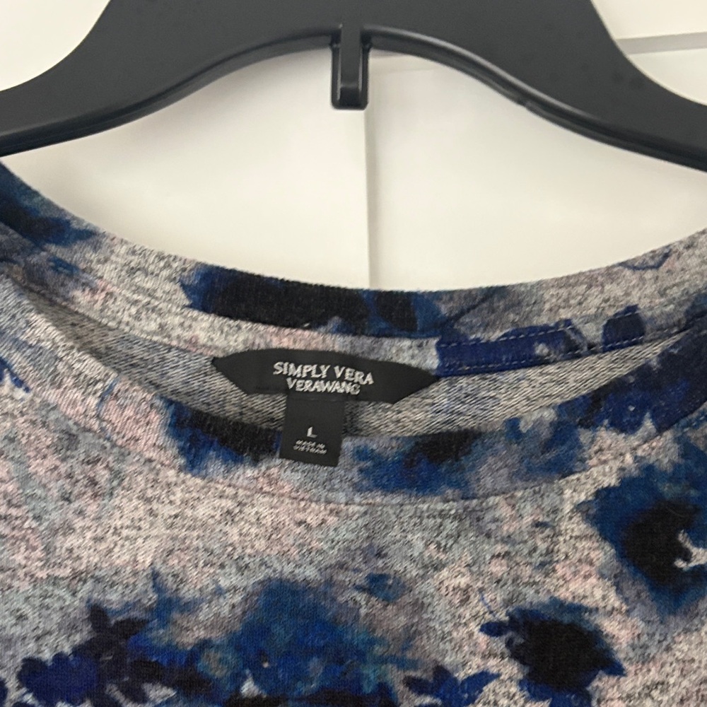 Simply Vera Vera Wang Gray Long-Sleeve Floral Tie-Front Top with Blue Print - Picture 2 of 4